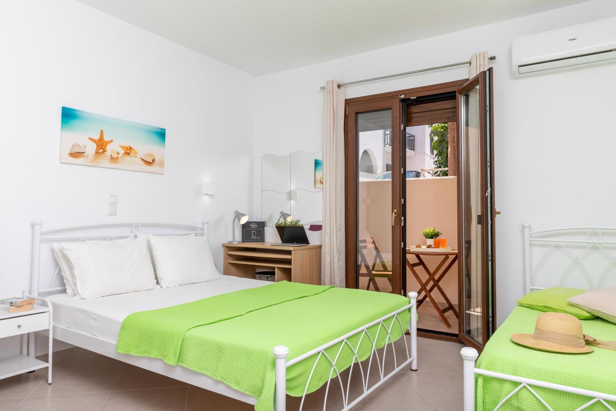 Naxos Diamond Studios Apartments Naxos City Стая снимка