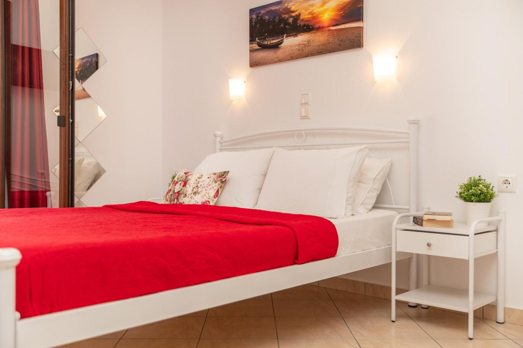 Naxos Diamond Studios Apartments Naxos City Стая снимка