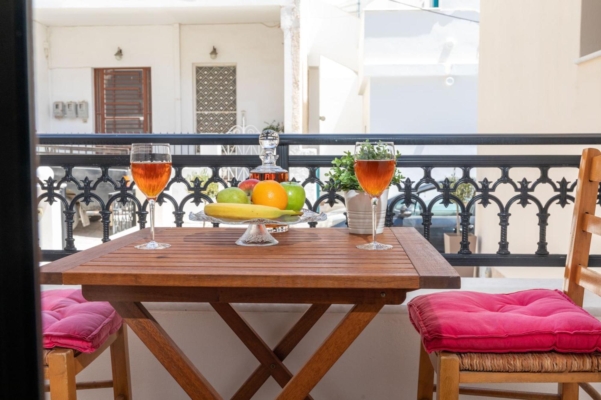 Naxos Diamond Studios Apartments Naxos City Стая снимка