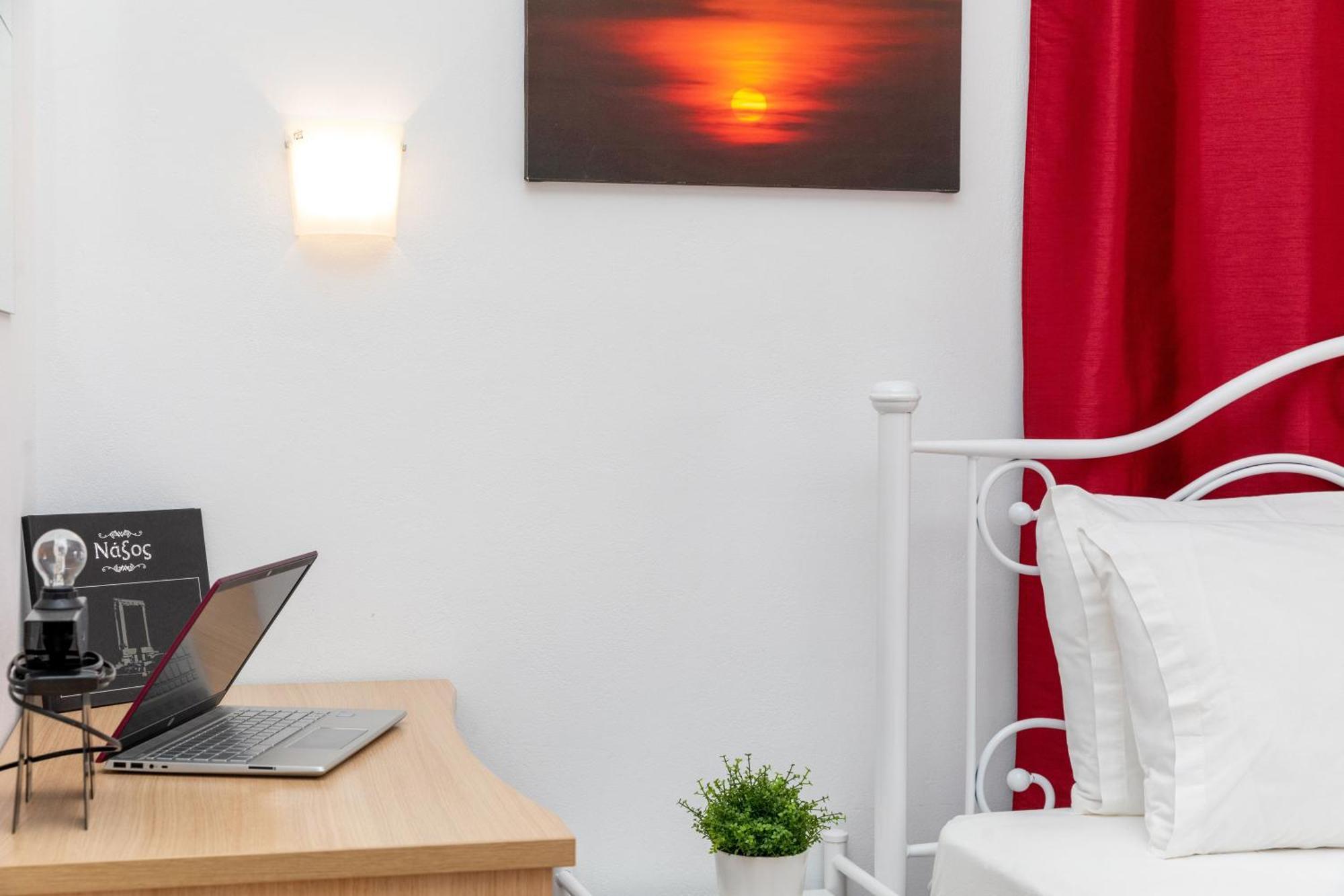 Naxos Diamond Studios Apartments Naxos City Стая снимка