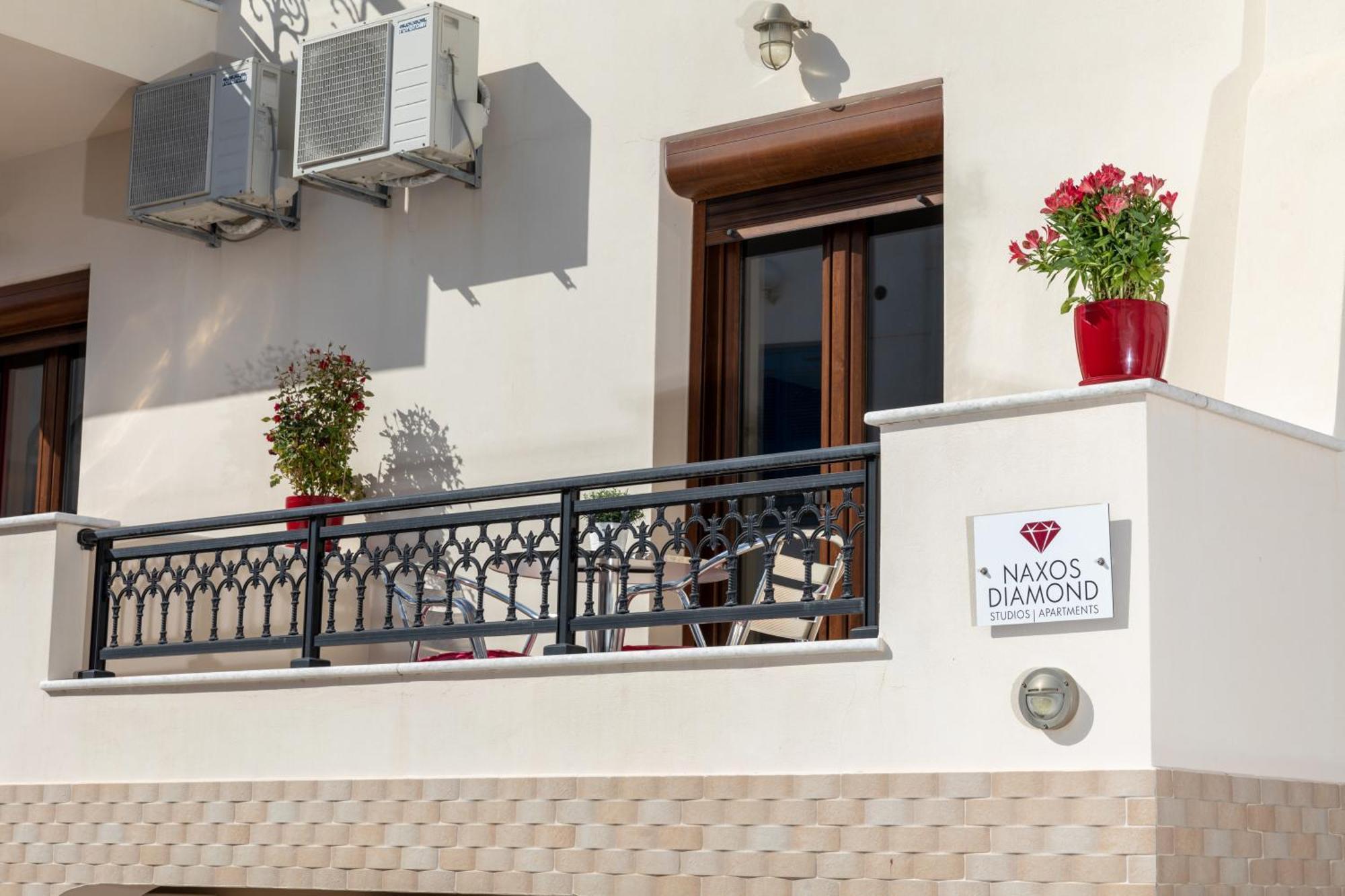 Naxos Diamond Studios Apartments Naxos City Стая снимка