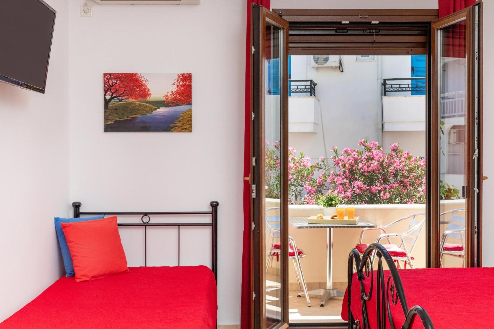 Naxos Diamond Studios Apartments Naxos City Стая снимка